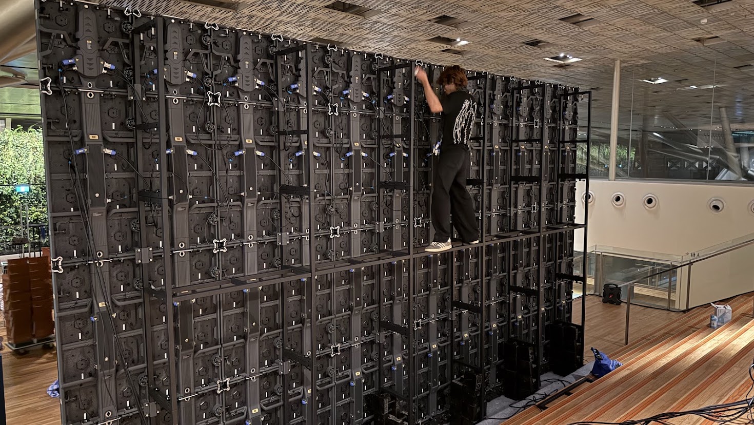 LED wall setup crew jobs